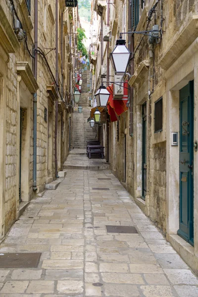 Alley in Dubrovnik — Stockfoto