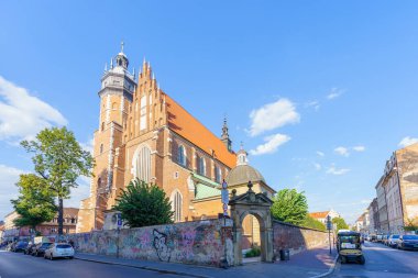 Krakow, Polonya - 22 Eylül 2025: Krakow, Polonya 'nın Kazimierz bölgesinde Corpus Christi Bazilikası manzarası