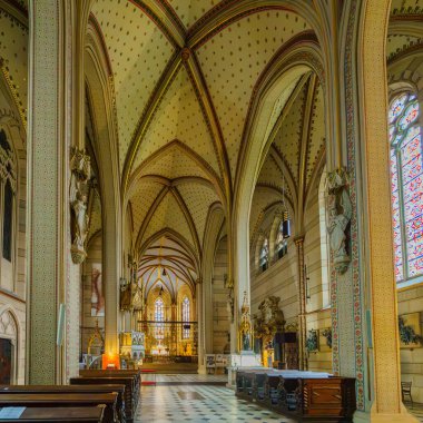 Olomouc, Çek Cumhuriyeti - 25 Eylül 2025: Olomouc, Moravya, Çek Cumhuriyeti 'ndeki St. Wenceslas Katedrali' nin iç manzarası