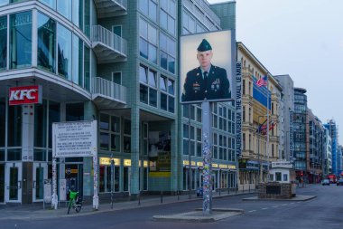 Berlin, Almanya - 04 Ekim 2025: Charlie Kontrol Noktası, Berlin, Almanya