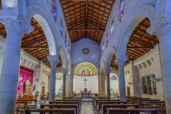 Nasıra, İsrail - 06 Ocak 2026: İsrail 'in Nasıra kentindeki Aziz Joseph Kilisesi' nin (Annunciation yerleşkesinin Bazilikası) iç görünümü