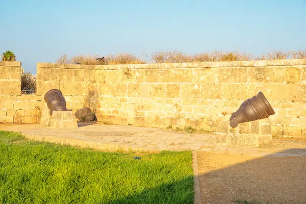 Old Guns on Acre Walls — Stock Photo, Image
