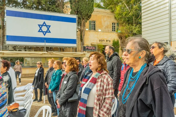 Hayfa, İsrail - 30 Ocak 2026: Kalan son rehinenin dönüşünden sonra son rehine destek toplantısına katılanlar. Hayfa, İsrail