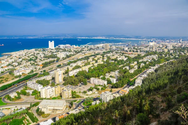 Şehir merkezindeki Haifa, bağlantı noktası ve Bay