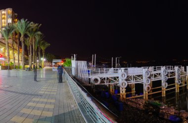 Promenade gece sahne, Tiberias