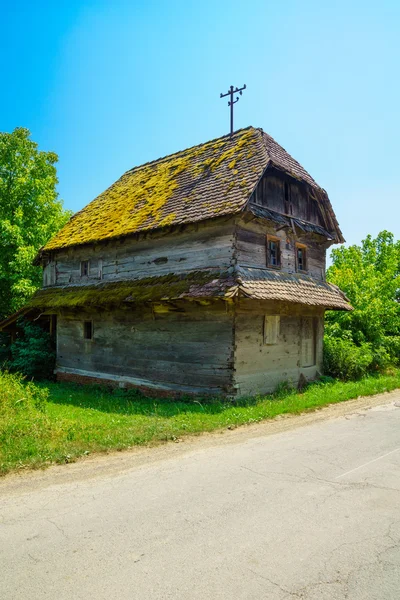 Typowy drewniany dom, Chorwacja — Zdjęcie stockowe