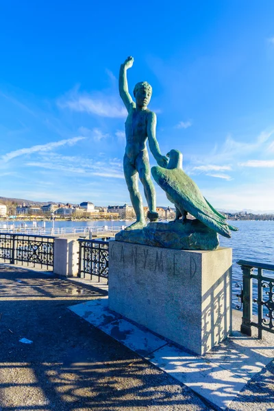 Lake Zurich and Ganymede statue — Stock Photo, Image