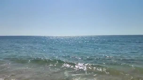 Mar Azul Bonito Com Ondas Água Filmagem Para Férias Verão — Vídeo de Stock