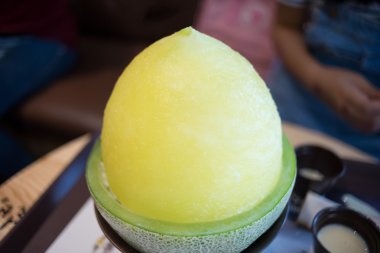 Yeşil karpuz dondurma seçici odak ile