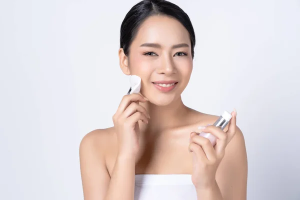 Portait Young Beautiful Asian Woman Removing Makeup Cleansing Lotion Facial — Stock Photo, Image