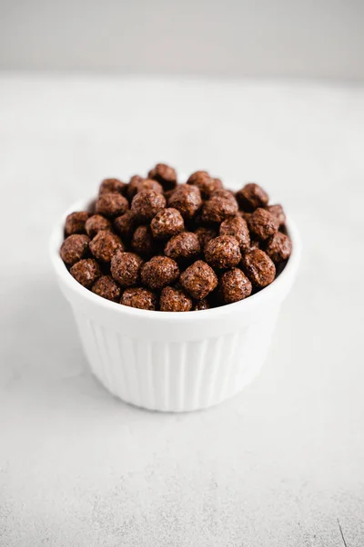 Cuenco Cereales Con Bolas Chocolate Ingrediente Para Desayuno Para Niños — Foto de Stock