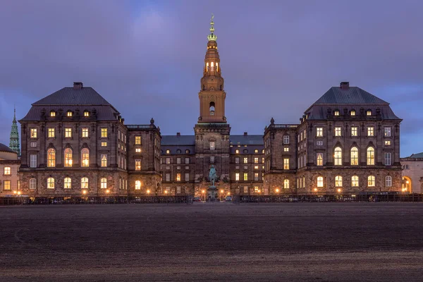 Danimarka, Kopenhag 'daki Christiansborg Sarayı Danimarka parlamentosunun evidir.