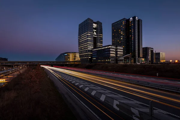 Orestad 'dan gece fotoğrafı, Kopenhag' ın yeni banliyösü.