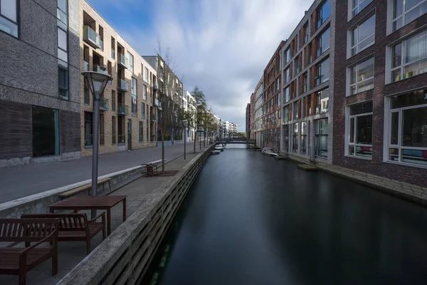 Canal Sluseholmen Una Zona Apartamentos Nueva Construcción Copenhague Con Canales —  Fotos de Stock
