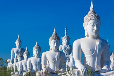 Duvardaki beyaz Buda durum ham