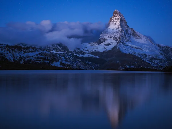 Matterhorn κατά τη διάρκεια της νύχτας — Φωτογραφία Αρχείου