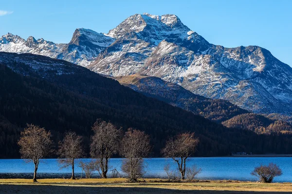 Montagne alpine in autunno — Foto Stock