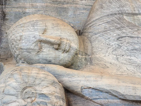 Schlafender Buddha in pollonaruwa — Stockfoto