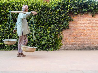 Nepal işçi ve eski tuğla