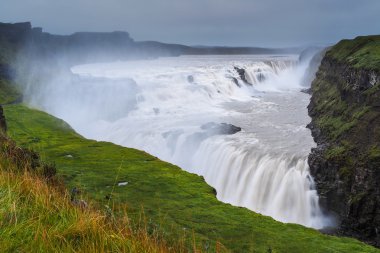 İzlandalı yataygullfoss Şelalesi