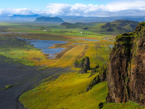 Línea costera de iceland durante la puesta del sol — Foto de Stock