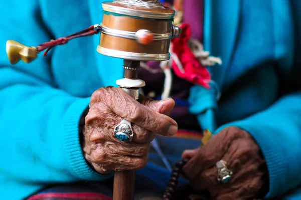 Rotación budista rueda de oración — Foto de Stock