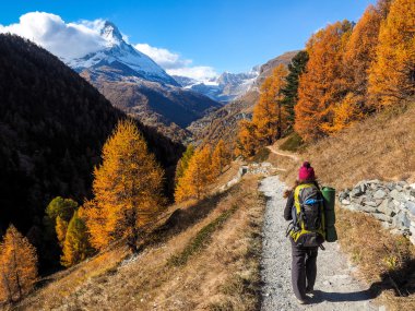 Matterhorn ve kadın Gezgin