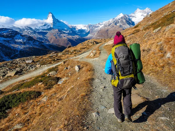 Matterhorn ve kadın Gezgin