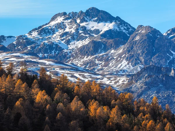 Alp montanhas no outono — Fotografia de Stock