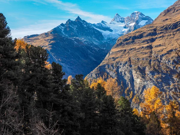 Saint Moritz yakınındaki dağ manzarası — Stok fotoğraf