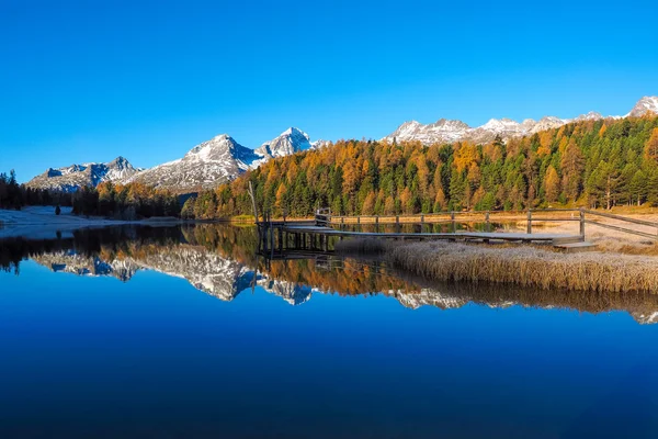 Innsjøen Lej da Staz – stockfoto