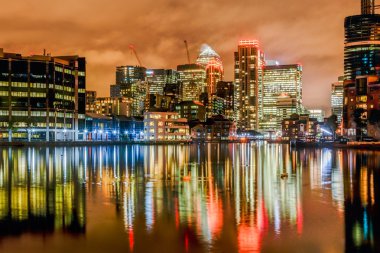 Geceleri Canary wharf