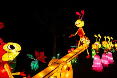 Yükleme oyun teetering tahtası karıncalar