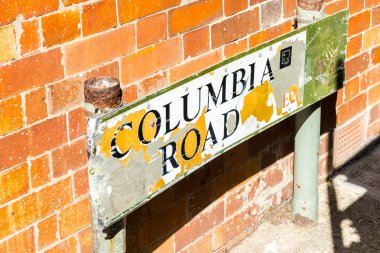 Columbia yol levhası