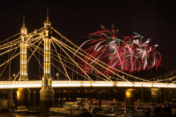 Fogos de artifício sobre Albert Bridge — Fotografia de Stock