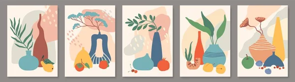 Affiche abstraite avec vases. Nature morte avec vases en céramique, plantes et fruits. Décor moderne d'art mural botanique, ensemble vectoriel d'affiches de style boho — Image vectorielle