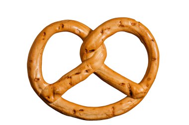 Beyaz arka plan üzerinde izole tuzlu kraker. kırpma yolu