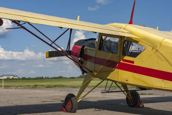 Παλιό αγροτικό αεροσκάφος. Λεπτομέρειες και πιλοτήριο — Φωτογραφία Αρχείου