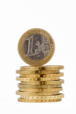  Beyaz arka plan üzerinde izole paralar euro