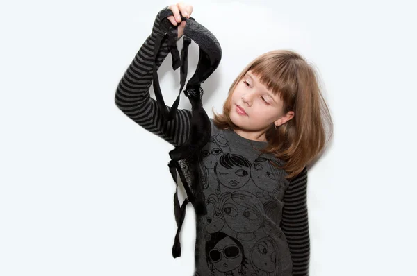 Adolescent fille avec noir soutien-gorge — Photo
