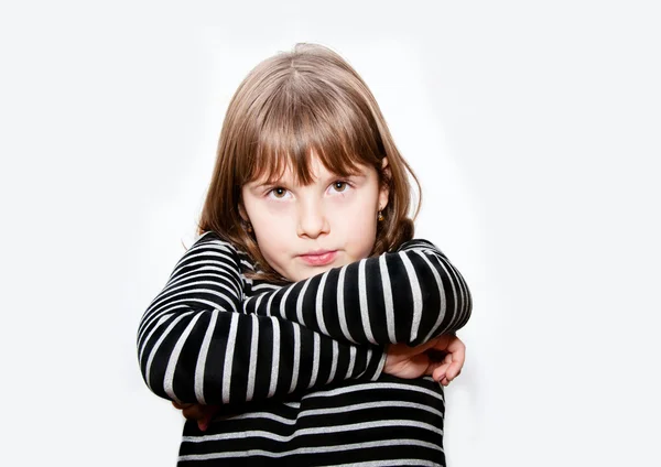 Ongelukkig tiener meisje met gekruiste handen — Stockfoto