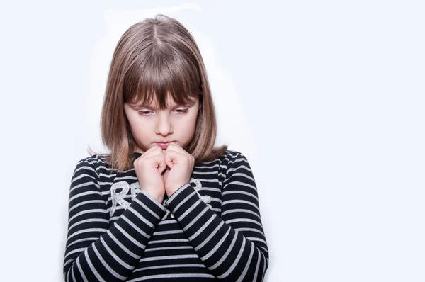 Tiener meisje bidt — Stockfoto
