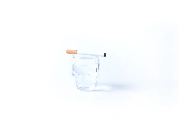 Cigarette and alcohol — Stock Photo, Image