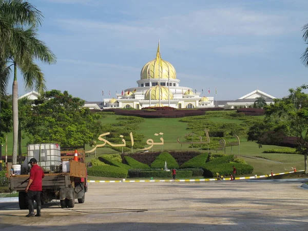 Kuala Lumpur Julio 2019 Los Turistas Visitan Istana Negara Palacio — Foto de Stock