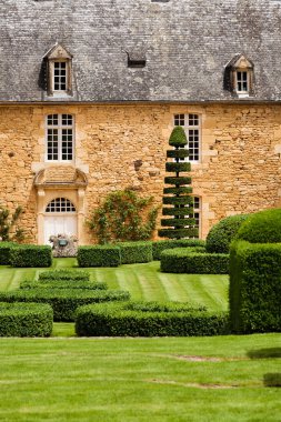 güzel bir bahçe ve güzel haouse