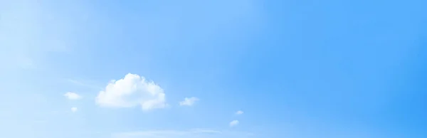 Biru Licik Dan Awan Indah Panorama Langit Dengan Berbulu Putih — Stok Foto