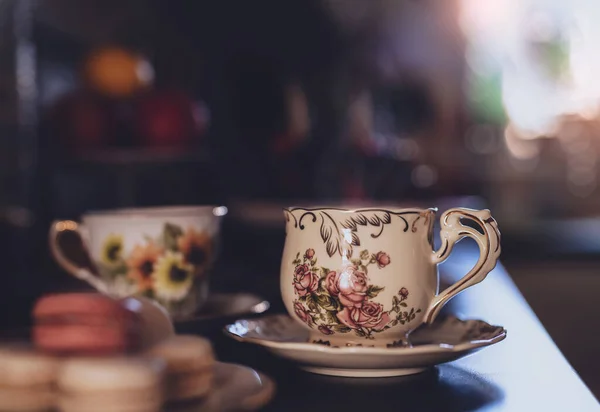 Heiße Tasse Tee Mit Verschwommenem Küchenhintergrund Tasse Aromatrocknung Mit Dampf — Stockfoto