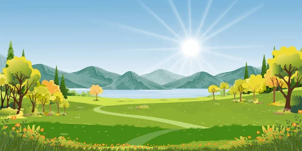 Yeşil tarlalı ve günbatımlı bahar manzarası, Vector düz çizgi filmi Yaz tarım arazisi dağ, nehir, orman, mavi gökyüzü, kırsal manzara kırsal bölge, güneşli bir günde Panorama manzarası
