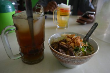 Geleneksel sığır eti çorbası. Tipik Kudus şehri, Orta Cava. Çok lezzetli.