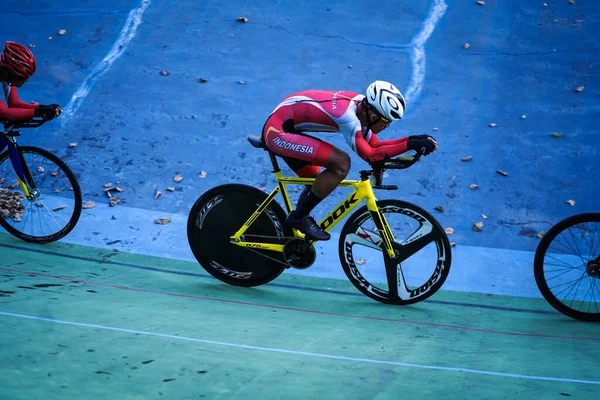 Les Athlètes Indonésiens Paracyclisme Entraînent Pour Préparer Prochaine Course Velodrome — Photo